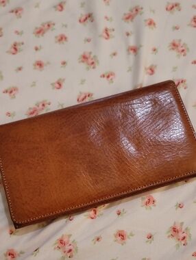 Levenger Tan Leather Folio with Embossed Tree Seal